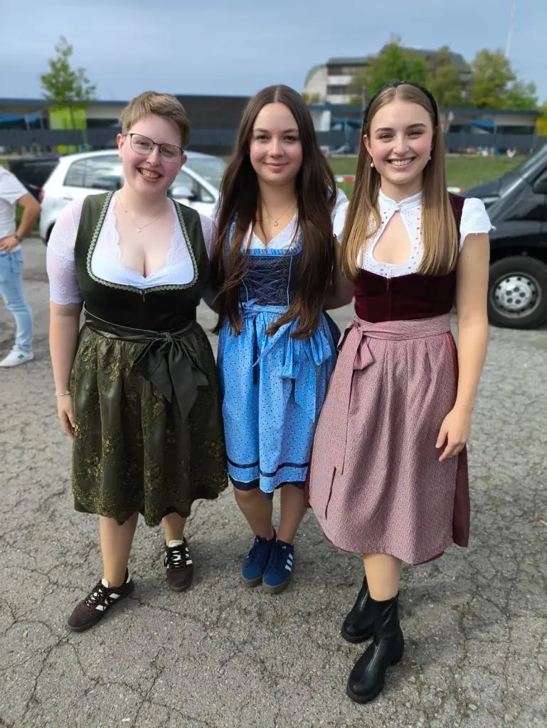 Home oktoberfest 2026 hoch 03 leni jessi hannah